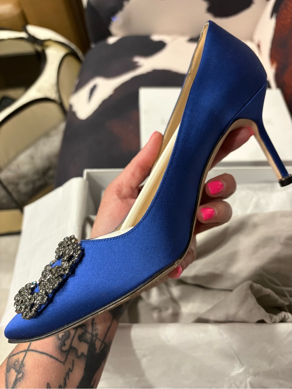 Manolo Blahnik Blue Satin Hangisi Shoe Box Label - Picture 5 of 8
